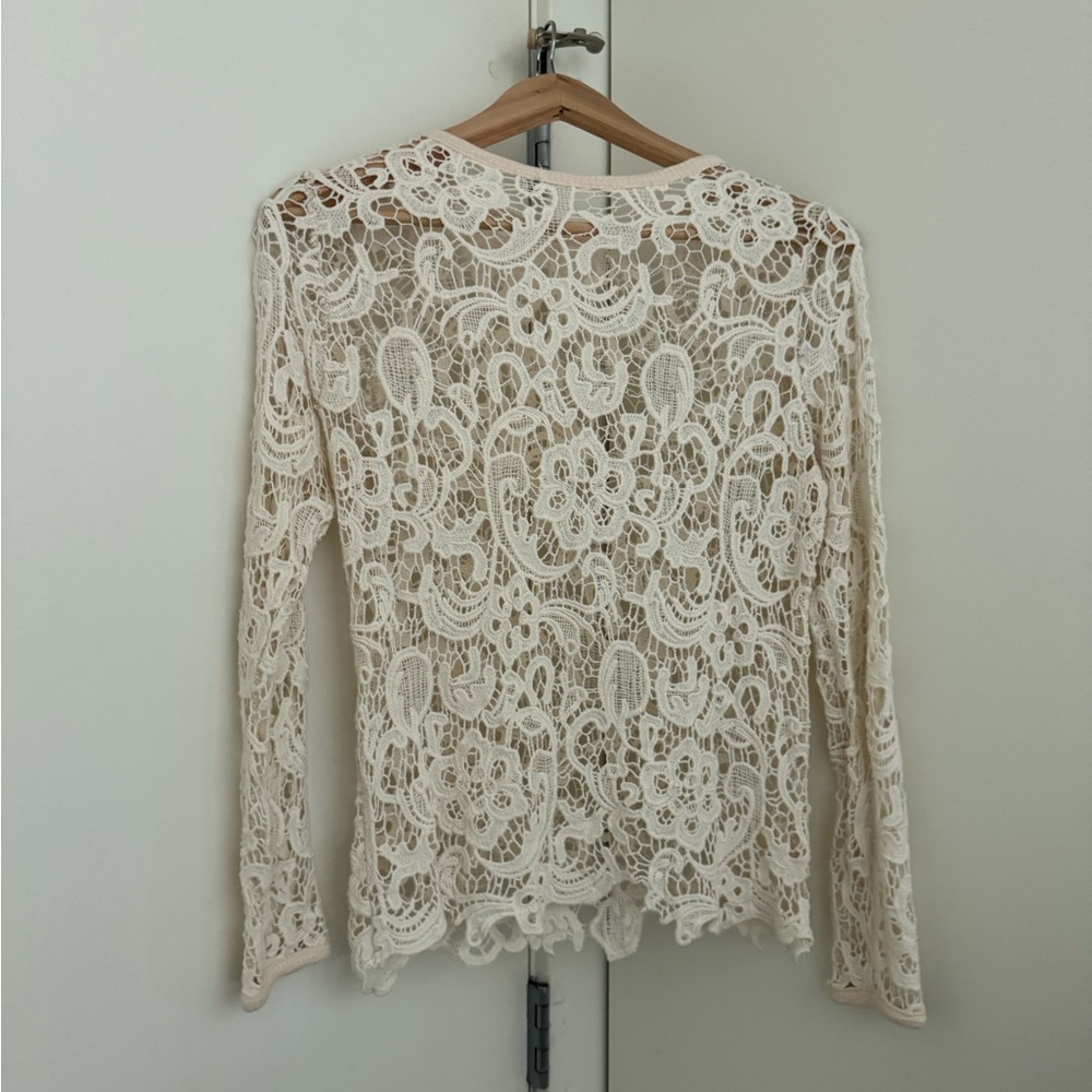 Never worn top form Zara . Brand new
